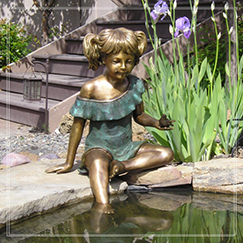outdoor pool decoration casting bronze little girl sitting statue